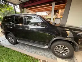 Black Plat Genap Low KM Fortuner VRZ 2.8 2022 Diesel