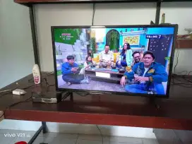 Tv LED 32 inc panasonic segel analog plus stb