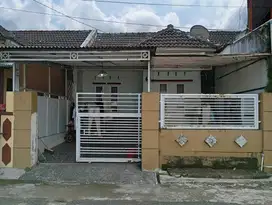 DIJUAL RUMAH BERSIH TERAWAT TANPA PERANTARA