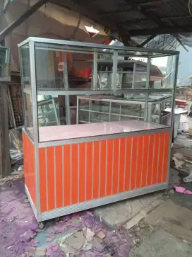 Etalase makanan siap pakai