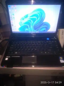 Laptop fujitsu lh531 intel celeron normal jaya siap pakai.