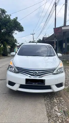 Nissan Grand Livina 1.5 SV Bensin MT Tahun 2016