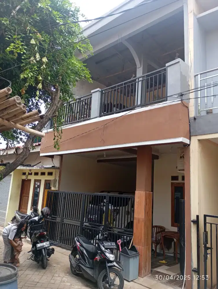Dijual rumah di Gg. Kembang Kompas
