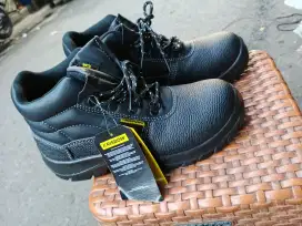 Jual sepatu safety krisbow original size 39 bisa byar cod d tempat