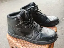 Jual sepatu boots prigo original size 44 bisa byar cod d tempat
