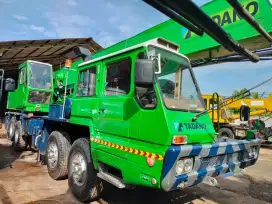 Mobile crane 30 ton