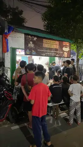 Penjaga Warkop.