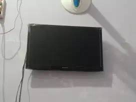 tv merk Sharp 24inch Rp.700.000