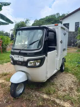 TVS king kargo box