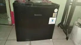 Kulkas mini untuk pendingin