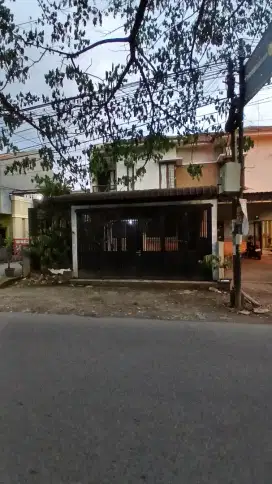Dijual Rumah di Eka warni