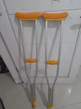 tongkat kruk kondisi bagus