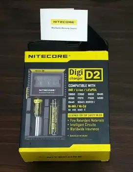 Nitecore D2 Digital Charger, LCD. Alat Cas Baterai berbagai model.