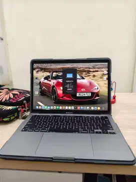 MACBOOK 13 INCH / 256 / 8 / BH 98% / TAHUN 2022 BONUS HARDCASE MACBOOK