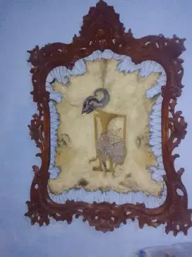 Dijual cepat Hiasan wayang kulit asli dengan bingkai ukiran jati