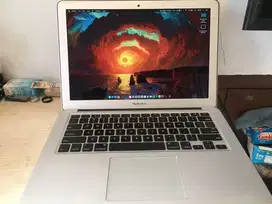 Macbook Air 13 Ram 4GB SSD 128GB (2015)