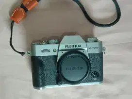 Kamera Mirorless FUJIFILM X-T20 Body Only