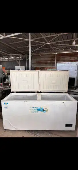 Freezer box
Merk RSA
Mesin ORI
Kapasitas 600 liter