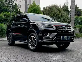 FORTUNER TRD SPORTIVO DIESEL AT MATIC TAHUN 2021 HITAM
