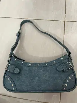 tas perempuan n