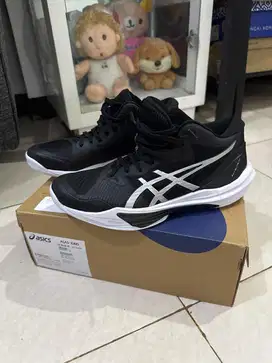 Sepatu voly asics