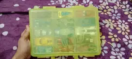Mobil HOT WHEELS dan boksnya