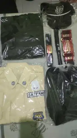 Seragam lengkap satpam