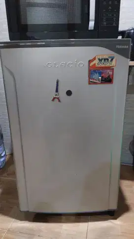 Kulkas 1 pintu Toshiba Glacio