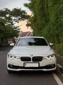 BMW F30 320i LCI B48 Luxury 2019 Bensin