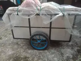 Gerobak dorong barang dagang