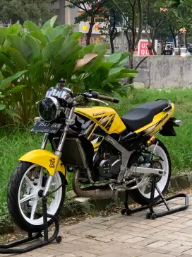 Forsale Kawasaki ninja SS asli tahun 2015 pemakaian 2016