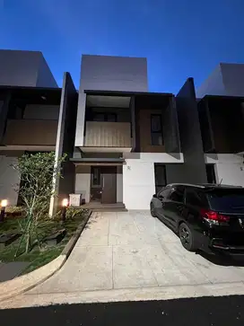 Disewakan Rumah Baru Summarecon Crown Gading - Cluster Regia Uk 7x11