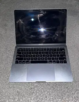 Macbook Pro 2017 i5 8/256GB