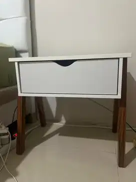 meja nakas bedside table