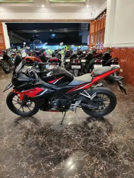 CBR 150 R ABS /CICILAN 0% VIA CC /GARANSI MESIN & FREE SERVICE 6X