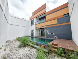 Turun 1M Rumah Sultan Gading Serpong Dengan Private Pool di Symphonia
