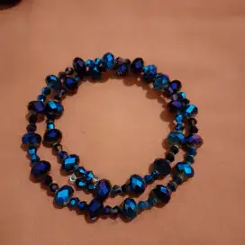 Dijual 1 set kalung dan gelang seharga total Rp.100.000,-