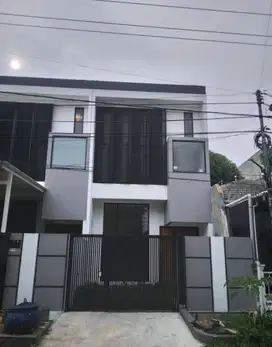 RUMAH BARU MODERN 2LT DI RUNGKUT ASRI ROW 3MOBIL KAMAR TIDUR 3+1