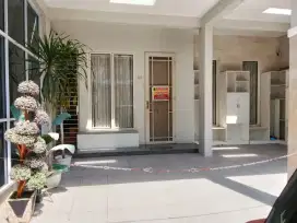 Disewakan rumah di Royal Mansion Jl Rambutan
