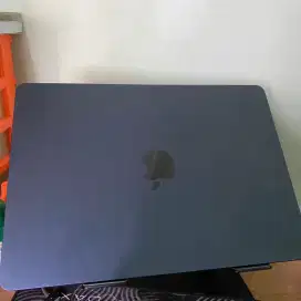 Dijual MacBook Air M2 8GB / 512GB - MULUS & NORMAL