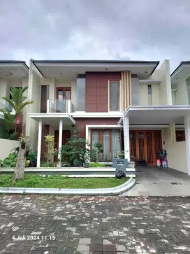 RUMAH MEWAH LUX 2 LANTAI ISTIMEWA DALAM  PERUMAHAN ELITE DI JOMBOR