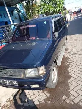 Nisan serena CT 2012 surat2 komplit pajak aktif mesin halus irit pol