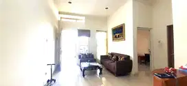 RUMAH LT 200 DI BOULEVARD CIBUBUR COUNTRY CIBUBUR JAKARTA TIMUR
