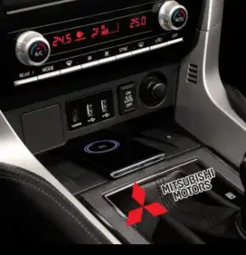 Wireless Pad Charger Pajero Sport Original