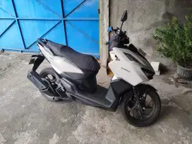Vario 160 CBS versi grande