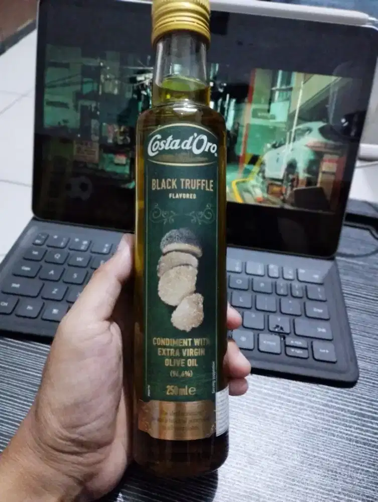 Costa d'oro black truffle Extra virgin olive oil with trufflen