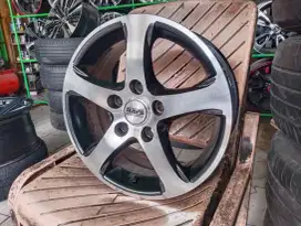 Velg Racing Rays R15 Pcd 4x100