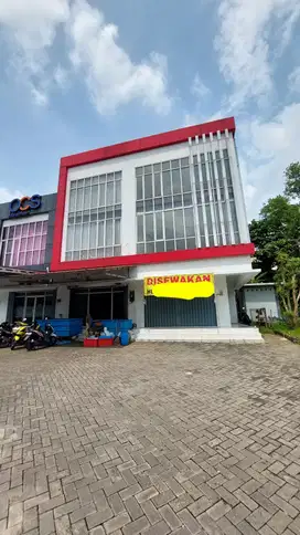 Disewakan ruko siap pakai, posisi hook di pandanaran hills semarang