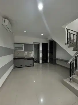 Disewakan rumah furnished PIK2
