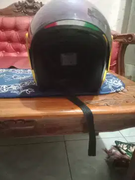 Helm leopard warna kuning